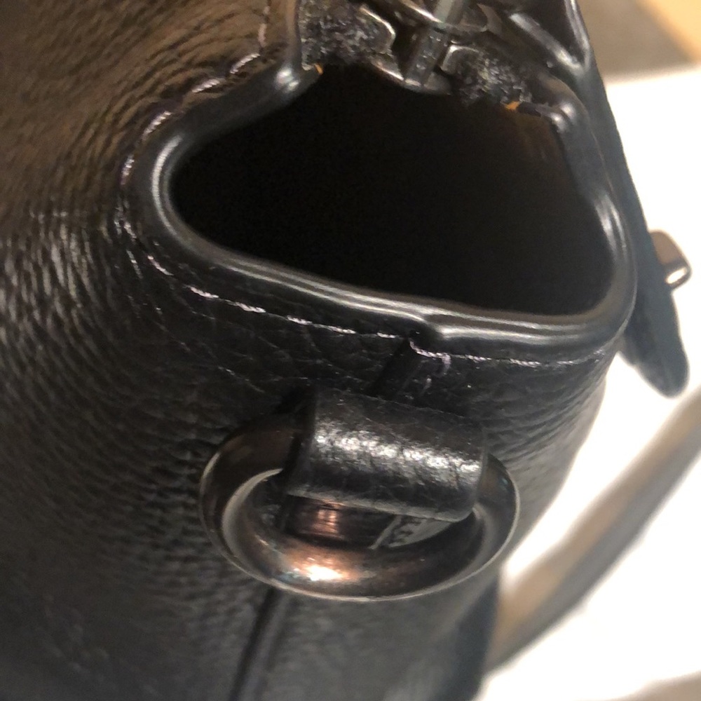 🛑SOLD🛑🖤Coach Black Turnlock Cara Satchel! - Picture 6 of 14